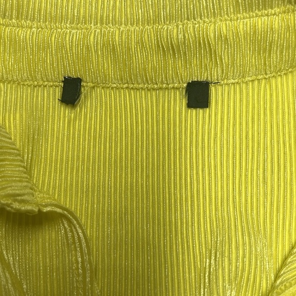 Forever 21 Yellow Crepe Blouse Size M - Picture 8 of 9